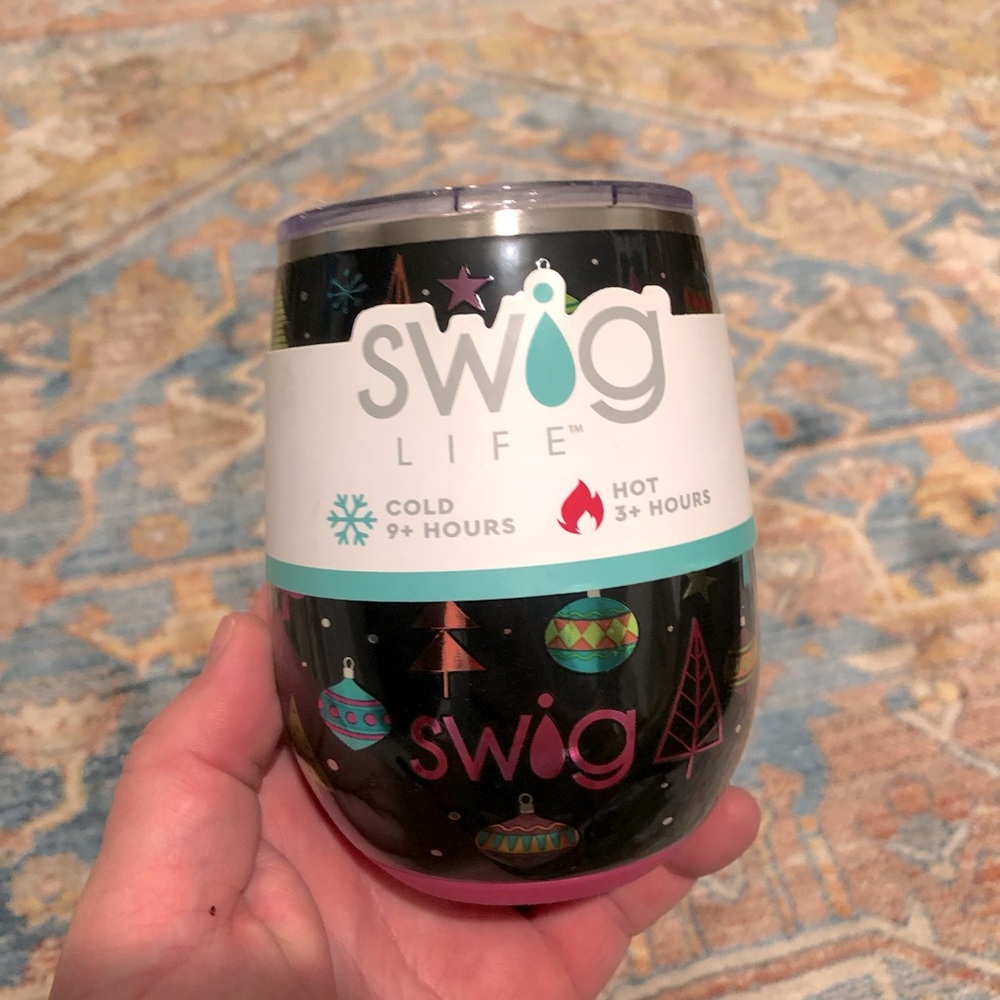 NWT Swig Holiday 14oz insulated wine tumbler